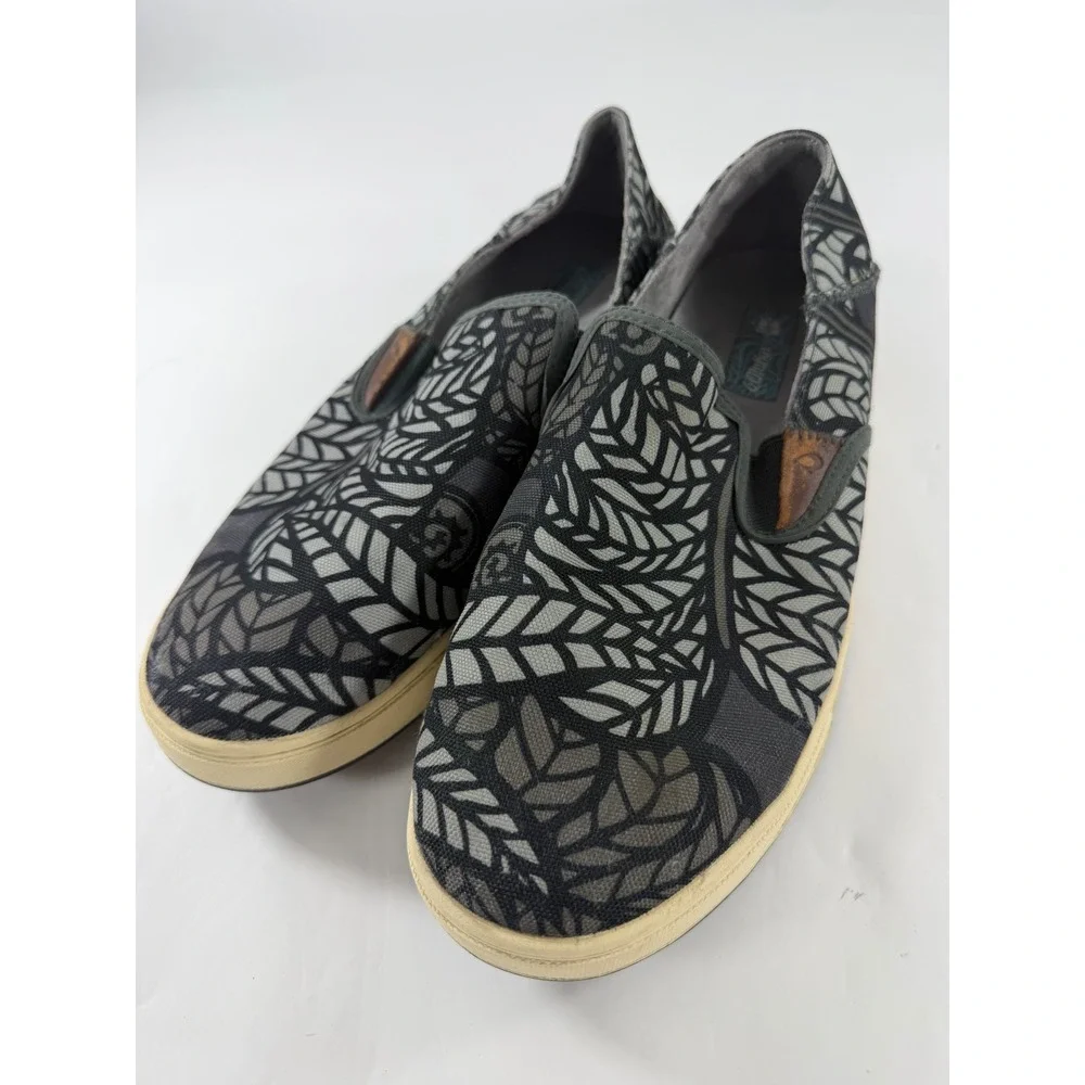 OluKai Kahu Pow Wow Mens 10 Grey Black Leaf Print Slip On Shoes 10372-6CWR